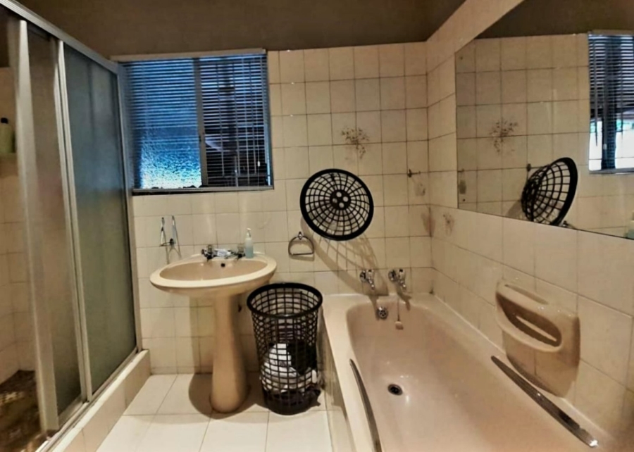 4 Bedroom Property for Sale in Safari Gardens North West